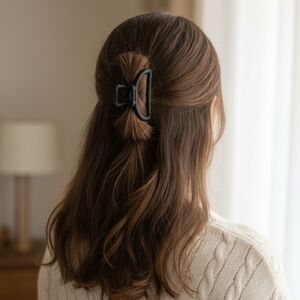 Black Hair Small Claw Clip (New)